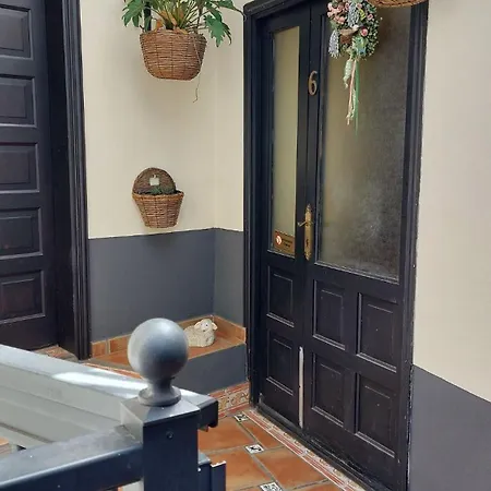 To The Street With Big Kitchen